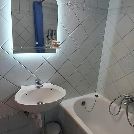 Thearetsouplace Elegance, 200M From The Sea, Parking, 1G Wifi, Netflix, Cosmote Tv Apartment *
