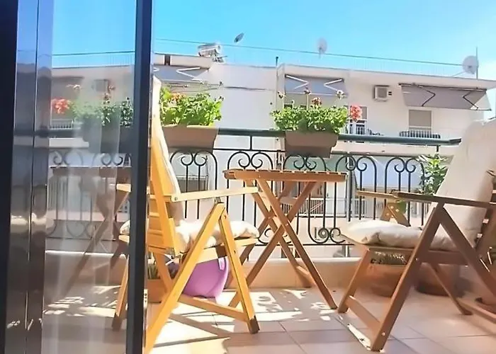 Apartmán Thearetsouplace, Elegance Apartment, 200m From The Sea With Parking, 1g Wifi, Cosmote Tv *